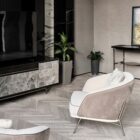 Fotel na metalowych nóżkach Visionnaire luksusowe meble Luxarte